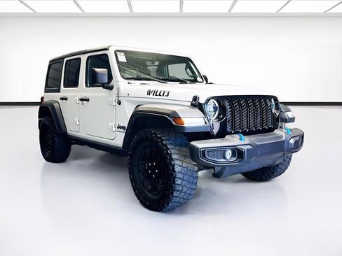 Used 2023 Jeep Wrangler Unlimited w/ Cold Weather Group AWD/4WD image 3