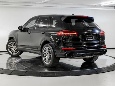 Certified 2017 Porsche Cayenne Platinum Edition image 3