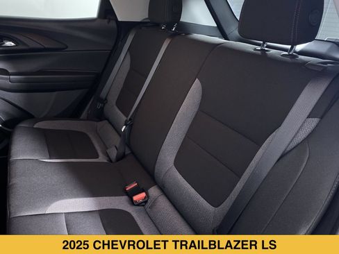 Used 2025 Chevrolet TrailBlazer LS w/ LS Convenience Package AWD/4WD image 12