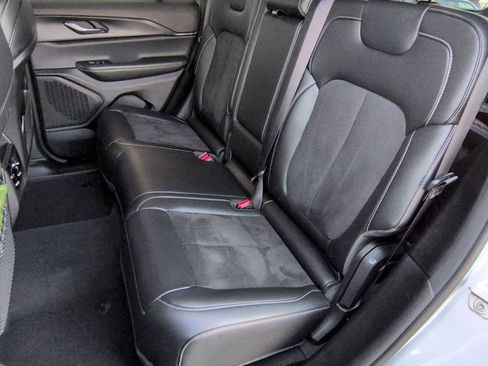 Used 2024 Jeep Grand Cherokee Altitude image 19