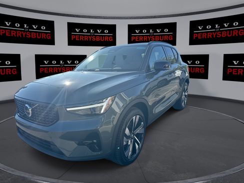 New 2026 Volvo XC40 B5 Ultra w/ Climate Package image 4
