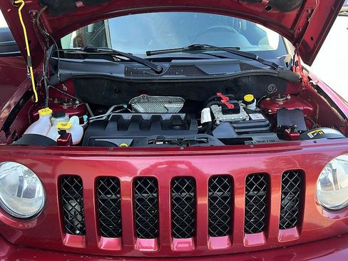 Used 2017 Jeep Patriot High Altitude AWD/4WD image 9