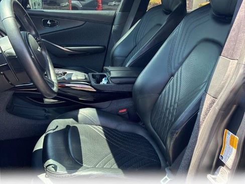 Used 2021 Aston Martin DBX AWD/4WD image 4