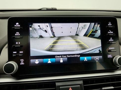 Used 2019 Honda Accord Touring image 18