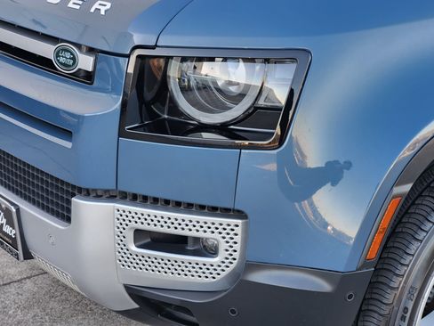 Used 2021 Land Rover Defender 110 SE image 8