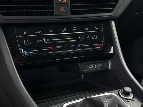 New 2025 Volkswagen Jetta SE image 22