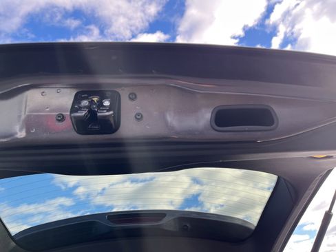 Used 2020 Jeep Grand Cherokee Limited image 19