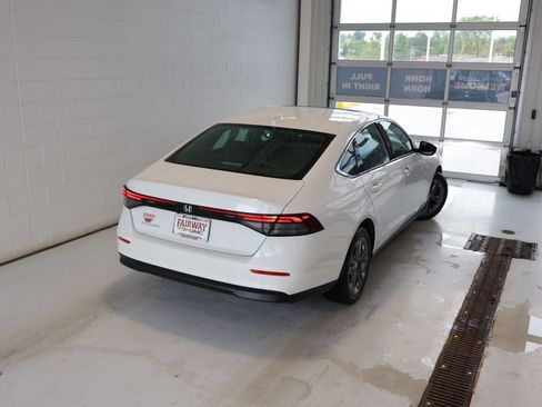 Used 2024 Honda Accord EX image 39