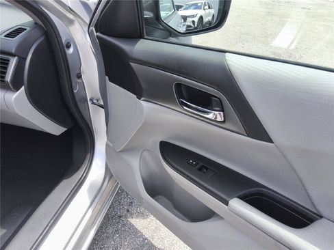Used 2014 Honda Accord LX image 25