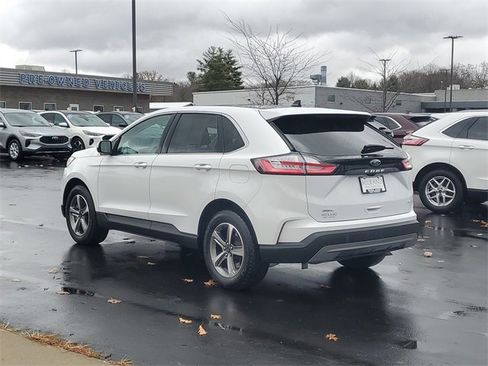 Certified 2024 Ford Edge SEL w/ Convenience Package image 4