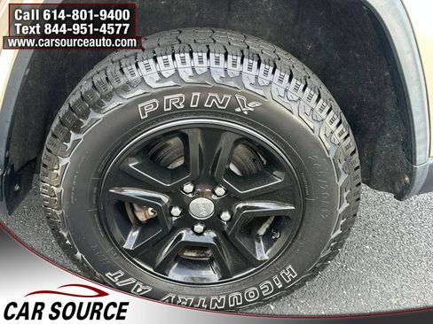Used 2015 Jeep Grand Cherokee Laredo w/ Trailer Tow Group IV AWD/4WD image 19