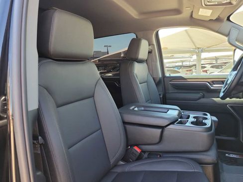 Used 2025 Chevrolet Silverado 2500 LT w/ Leather Package AWD/4WD image 19