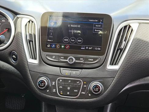 Used 2024 Chevrolet Malibu LT image 17