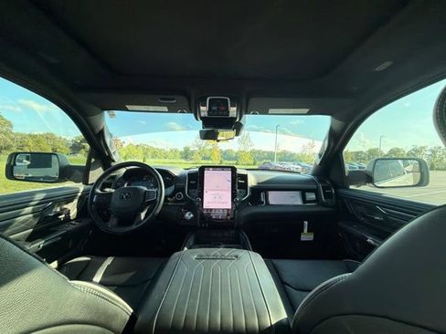 Used 2025 RAM 1500 Limited AWD/4WD image 25