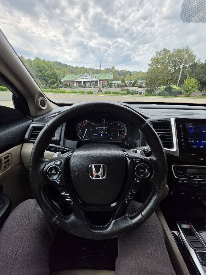 Used 2017 Honda Pilot Touring image 15