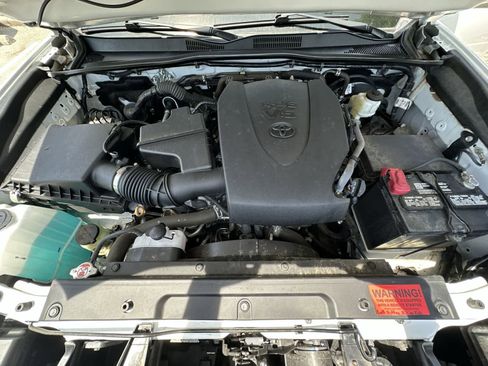 Used 2022 Toyota Tacoma SR w/ SX Package RWD image 13