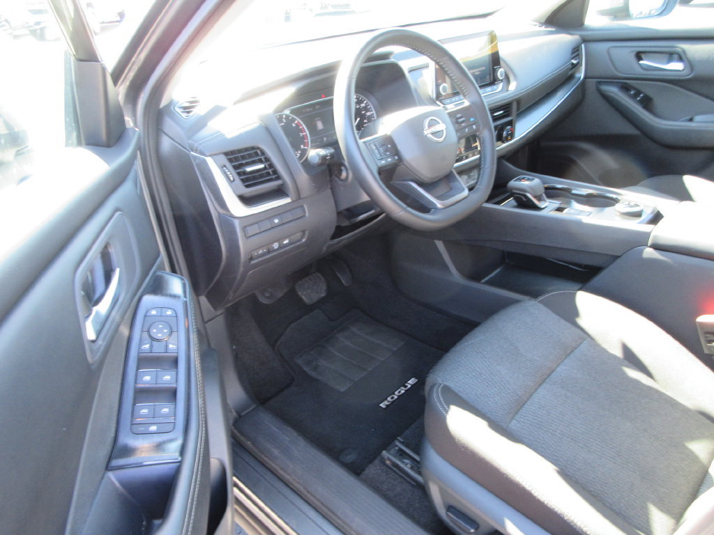 Used 2026 Nissan Rogue SV AWD/4WD image 13