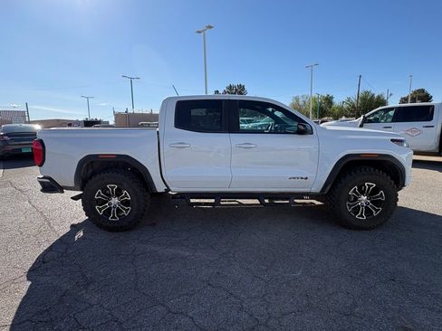 Used 2025 GMC Canyon AT4 image 5