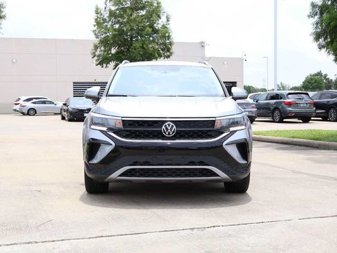 Used 2022 Volkswagen Taos SE FWD image 6