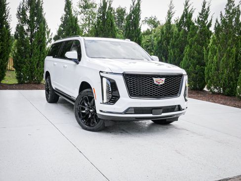Used 2026 Cadillac Escalade ESV Sport w/ LPO, ONYX Package AWD/4WD image 2