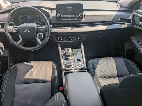 Used 2024 Mitsubishi Outlander ES FWD image 14