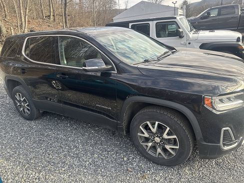 Used 2021 GMC Acadia SLE image 2