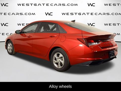 Used 2021 Hyundai Elantra SE image 11