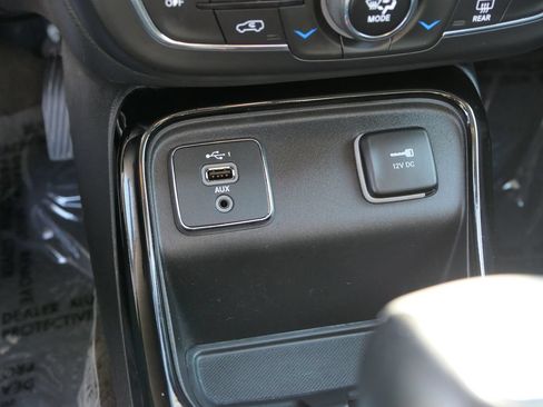Used 2019 Jeep Compass Latitude FWD image 23