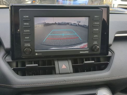 Used 2021 Toyota RAV4 LE image 26