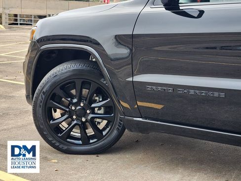 Used 2021 Jeep Grand Cherokee Laredo X image 16