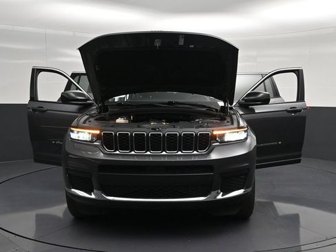 Used 2024 Jeep Grand Cherokee L Laredo RWD image 37