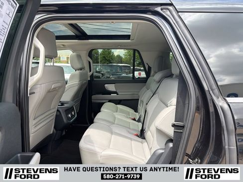 Used 2025 Ford Expedition Max Active AWD/4WD image 29
