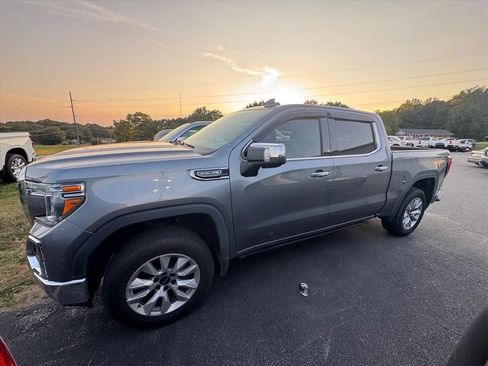 Used 2020 GMC Sierra 1500 SLT w/ X31 Off-Road Package AWD/4WD image 9