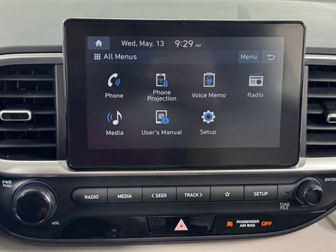 Used 2025 Hyundai Venue SEL FWD image 24