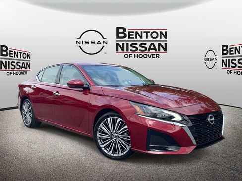 Used 2024 Nissan Altima 2.5 SL FWD image 1