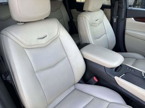 Used 2017 Cadillac XT5 Luxury w/ Driver Awareness Package image 23