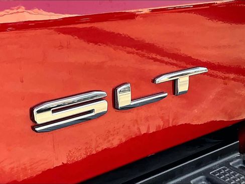 Certified 2024 GMC Sierra 1500 SLT image 9