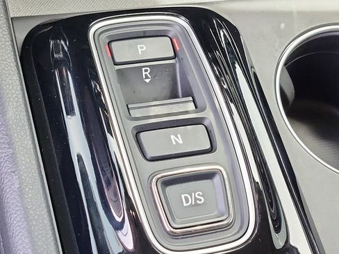 Used 2025 Honda Pilot Touring image 14