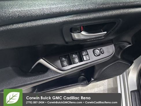 Used 2017 Toyota Camry SE image 8