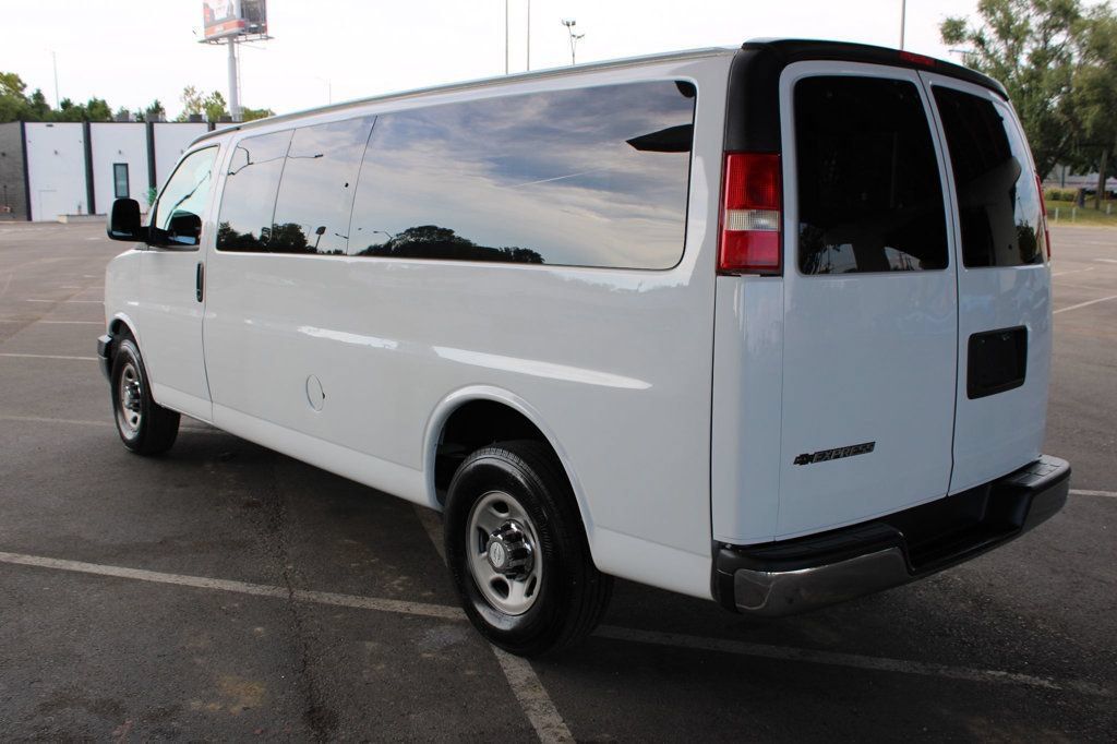Used 2017 Chevrolet Express 3500 LT w/ LT Preferred Equipment Group RWD image 6