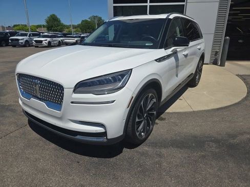Used 2023 Lincoln Aviator Reserve w/ Equipment Group 201A AWD/4WD image 11