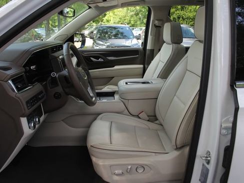 Used 2023 GMC Yukon XL Denali AWD/4WD image 19