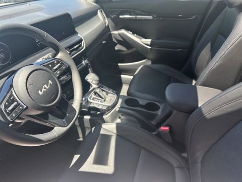 Used 2025 Kia Seltos EX w/ EX Sunroof Package image 11