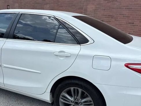 Used 2017 Toyota Camry SE FWD image 6