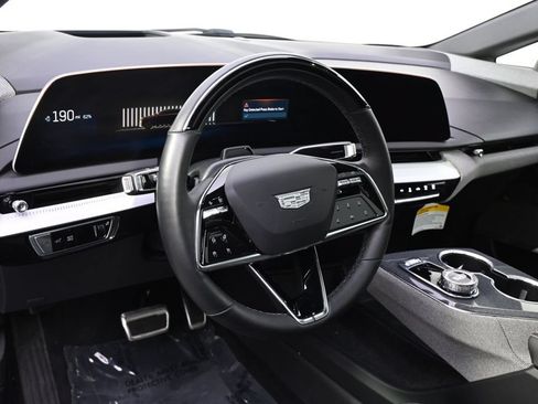 Certified 2025 Cadillac Optiq Luxury 2 w/ LPO, Floor Liner Package AWD/4WD image 11