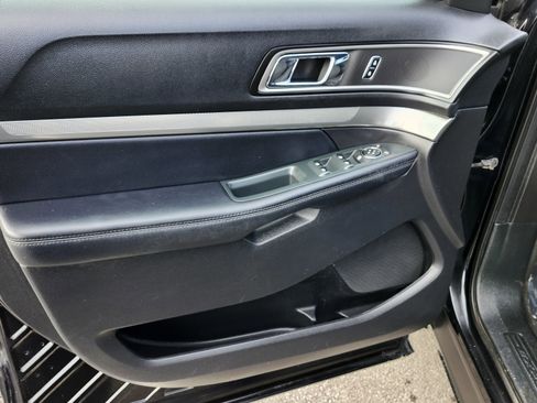 Used 2018 Ford Explorer XLT w/ Equipment Group 201A image 27