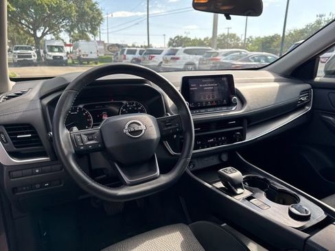 Used 2025 Nissan Rogue SV AWD/4WD image 23