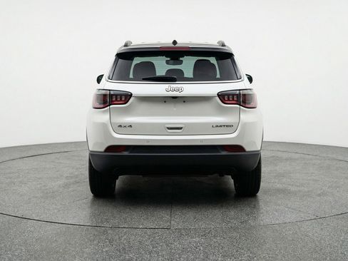 Used 2025 Jeep Compass Limited image 7