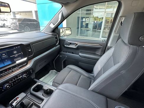 Used 2024 Chevrolet Silverado 1500 LT Trail Boss w/ Convenience Package II AWD/4WD image 21