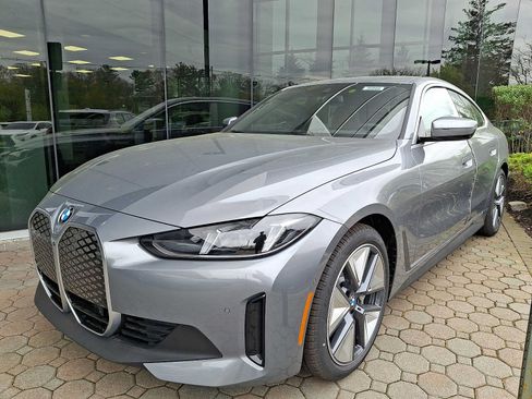 New 2026 BMW i4 xDrive40 AWD/4WD image 2